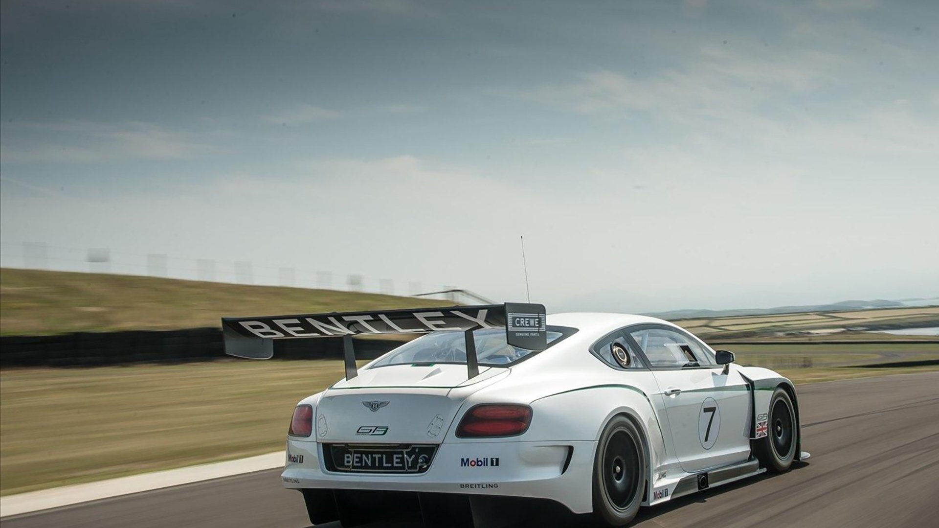 冰岛掀翻法国创世纪冷门,三笘薫关键先生铸就传奇